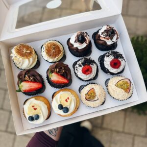 12er Cupcake Box gemischt VEGAN