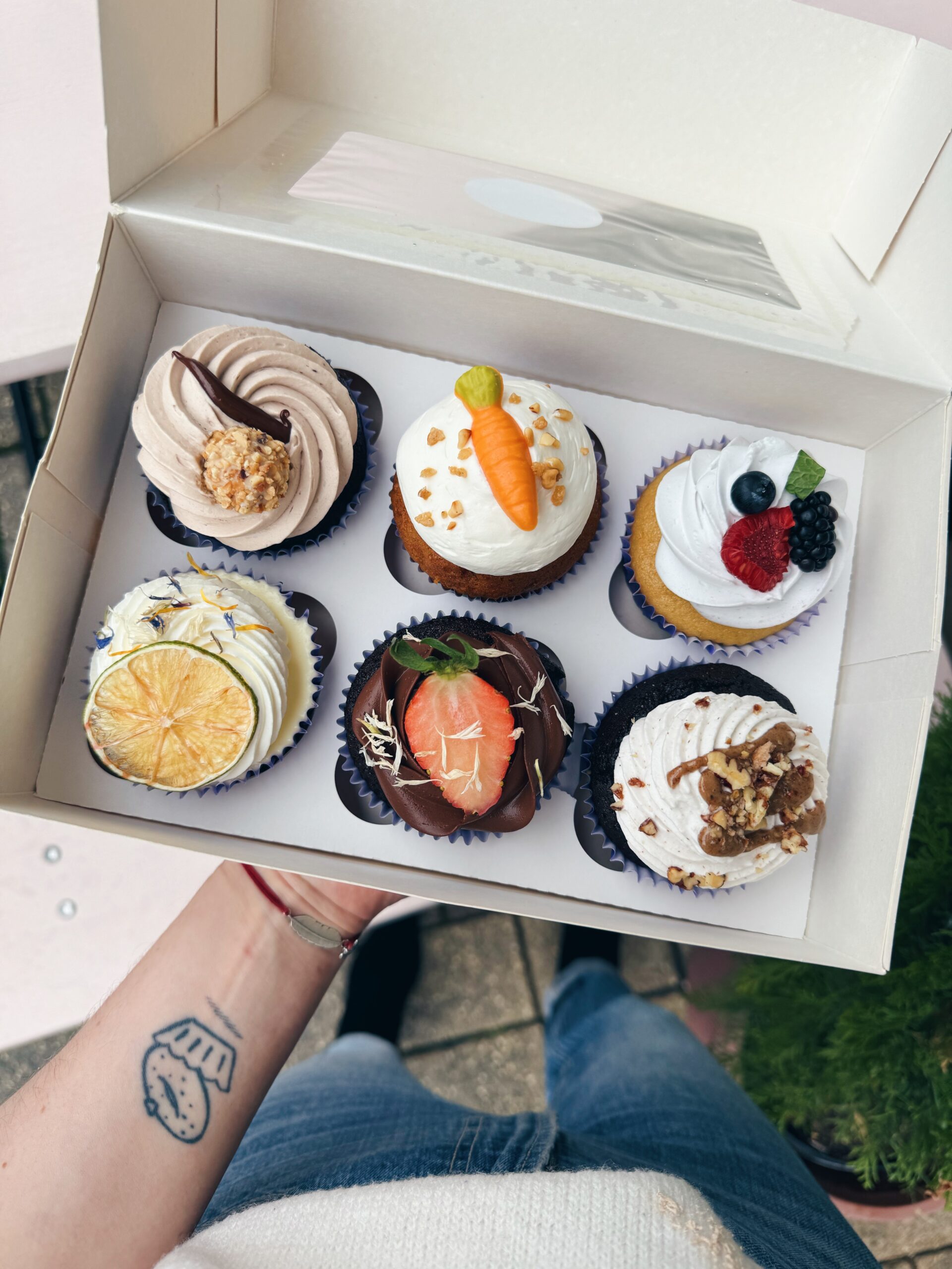 6er Cupcake Box gemischt VEGAN Cupcakes&Bagels Stuttgart