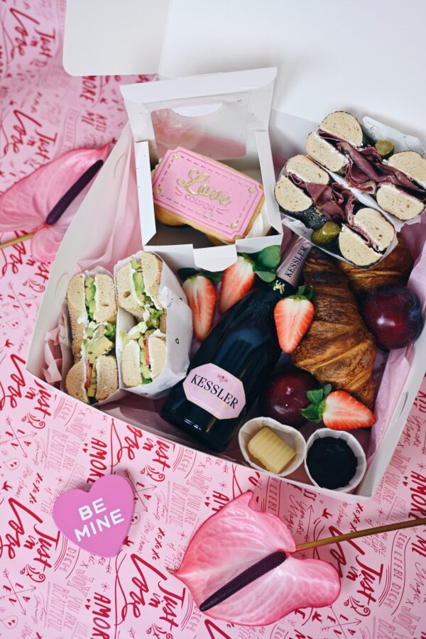 Brunch Box "Love Coupon"