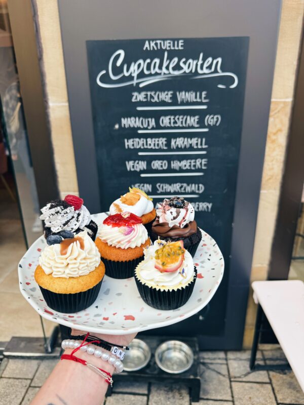 12er Cupcake Box gemischt VEGAN – Bild 3