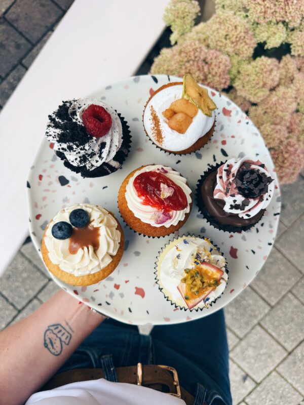 12er Cupcake Box gemischt VEGAN – Bild 2